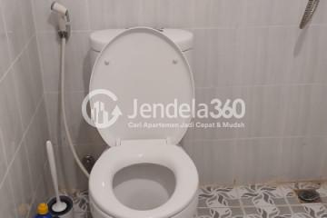 Bathroom Simply Look Studio Apartment Low Floor with  View at Puncak CBD Surabaya Apartment