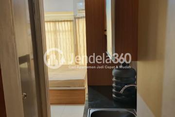 Kitchen 1BR Gunawangsa MERR Apartment at Middle Floor