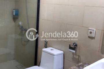 Bathroom 3BR Gandaria Heights Apartment at Low Floor