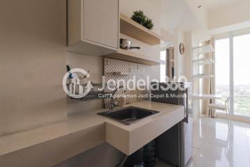 Kitchen Middle Floor Studio Apartment with City (Timur) View at Tree Park BSD