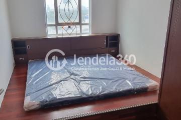 Bedroom 1 Stylish 2BR Apartment Low Floor with City View at Modernland Golf Apartment