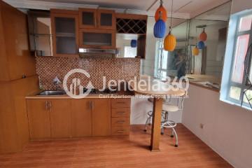 Kitchen Stylish 2BR Apartment Low Floor with City View at Modernland Golf Apartment