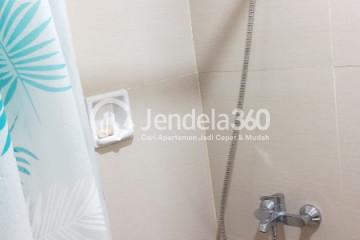 Bathroom Low Floor 1BR Apartment with City View at Apple 1 Residence