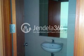 Bathroom Relaxed Studio Apartment at Woodland Park Residence Kalibata Tower Cendana