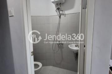 Bathroom Well Furnished Studio Apartment at Begawan Malang Apartment Tower C