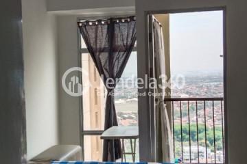 Bedroom Relaxed Studio Apartment High Floor with City View at Gunawangsa Tidar Apartment