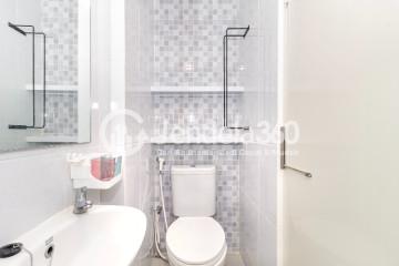 Bathroom Spotless Studio Apartment Middle Floor with City View at Tokyo Riverside Apartment