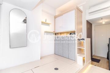 Bedroom Spotless Studio Apartment Middle Floor with City View at Tokyo Riverside Apartment