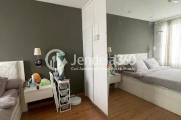 Bedroom Trendy 1BR Apartment Low Floor with City View at Lavande Residence