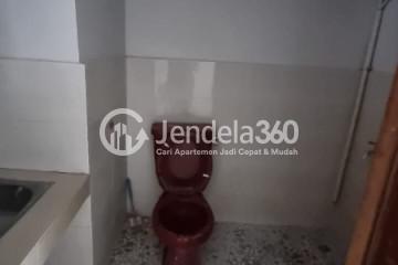 Bathroom 2BR Apartment with  View at Condominium Rajawali Apartment