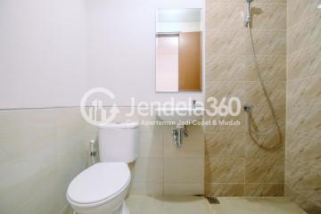 Bathroom Middle Floor Studio Apartment with  View at Transpark Juanda Apartment