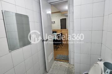 Bathroom Middle Floor 2BR Apartment with  View at Emerald Bintaro Apartment