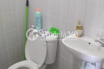 Bathroom 2BR Puncak Dharmahusada Apartment Surabaya Apartment at High Floor