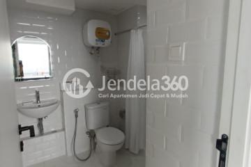 Bathroom Lovely 3BR Apartment at Kingland Avenue Apartment Low Floor