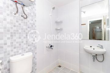 Bathroom Middle Floor Studio Apartment with City View at Tokyo Riverside Apartment