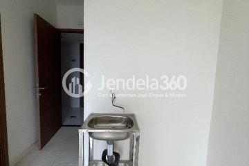 Kitchen 2BR Podomoro Golf View Apartment at High Floor