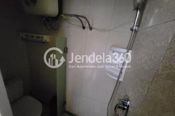 Bathroom Fancy Studio Apartment High Floor with City View at Trivium Terrace