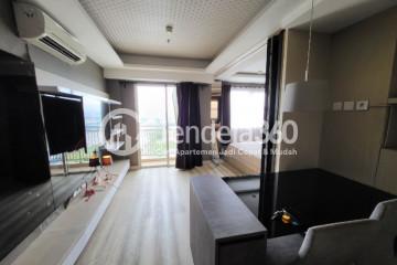 Living Room Fancy Studio Apartment High Floor with City View at Trivium Terrace