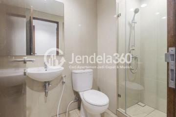 Bathroom 2BR Apartment with City View at M Town Signature Serpong