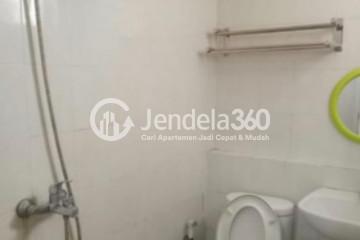 Bathroom Excellent 2BR Apartment Low Floor with City View at Gunawangsa MERR Apartment