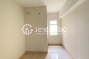 Living Room Middle Floor 2BR Apartment with City View at The Springlake Summarecon