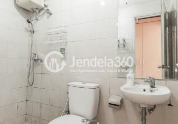 Bathroom Sudirman Park Apartment 3BR View City (Shangrila)