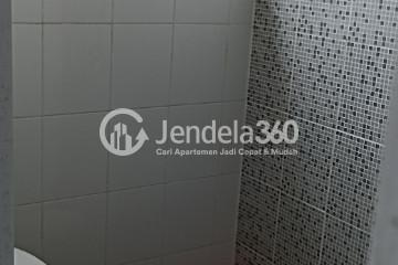 Bathroom Sentraland Cengkareng Apartment Studio View Swimming Pool