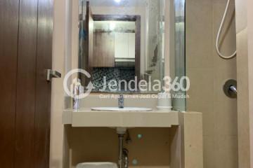 Bathroom Low Floor Studio Apartment with City View at U Residence Karawaci