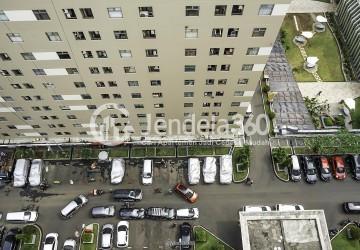 Balcony Kalibata City Apartment 2BR View Jalan Raya