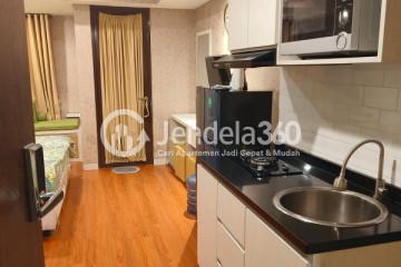 Kitchen Low Floor Studio Apartment with City View at Vasaka Solterra Apartment