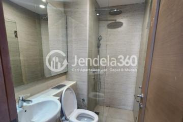 Bathroom Restful 2BR Apartment High Floor with City View at Taman Anggrek Residence