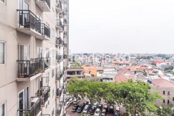 Balcony Strategic Location 2BR Apartment Low Floor with City View at Puri Park View Apartment