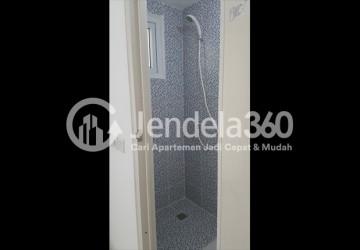 Bathroom Studio Apartment with city View at Aeropolis Residence 3