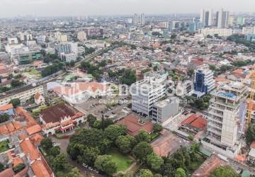 Balcony Menteng Park 2BR View City