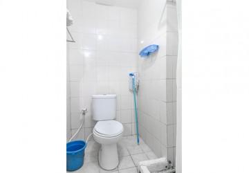 Bathroom Strategic Location 2BR Apartment at Kalibata City Green Palace Tower Palem