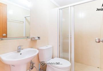 Bathroom Poins Square Apartment 2BR Fully Furnished