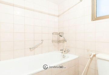 Bathroom Aston Rasuna Apartment 3BR View City (Barat)