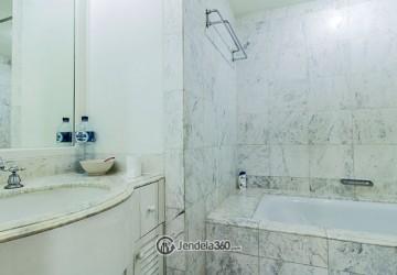 Bathroom Low Floor 3BR Apartment with Stasiun Cikini View at Menteng Executive Apartment