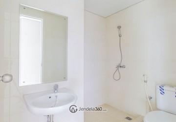 Bathroom Metro Park Residence 3BR View City (Utara)