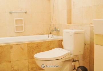 Bathroom Middle Floor 2BR Apartment with City View at Park Royal Apartment