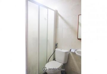 Bathroom Poins Square Apartment 2BR Fully Furnished