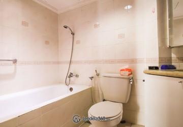 Bathroom 2BR Apartment with City View (Barat) View at Taman Anggrek Condominium Apartment