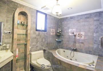 Bathroom Lovely 3BR Apartment at Park Royal Apartment Low Floor