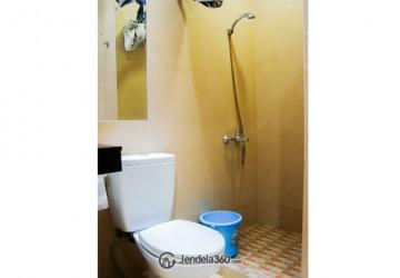 Bathroom 2BR Apartment with City View at Casablanca Mansion