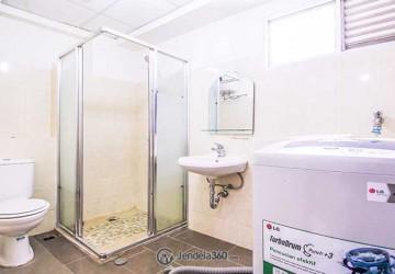 Bathroom Good Deal 2BR Apartment High Floor with City View (Utara) View at The Wave Apartment