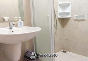 Bathroom 2BR Thamrin Residence Apartment at High Floor