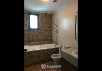 Bathroom Compact 1BR Apartment at Park Royal Apartment Tower 1