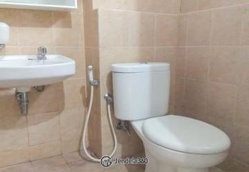 Bathroom Well Furnished 1BR Apartment at Kebagusan City Apartment Tower B