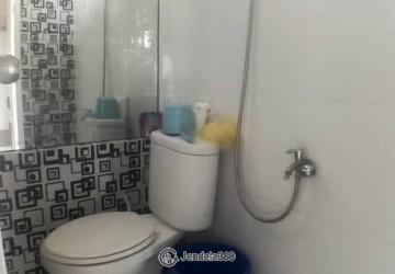 Bathroom 3BR Apartment with City view View at Green Pramuka City Apartment