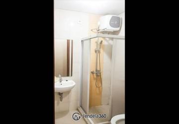 Bathroom 3BR Thamrin Residence Apartment at Tower B